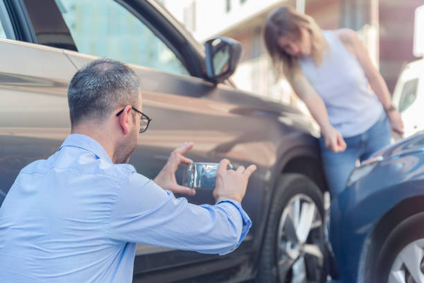 Professional Commercial Auto Insurance technician working in South Taft, CA